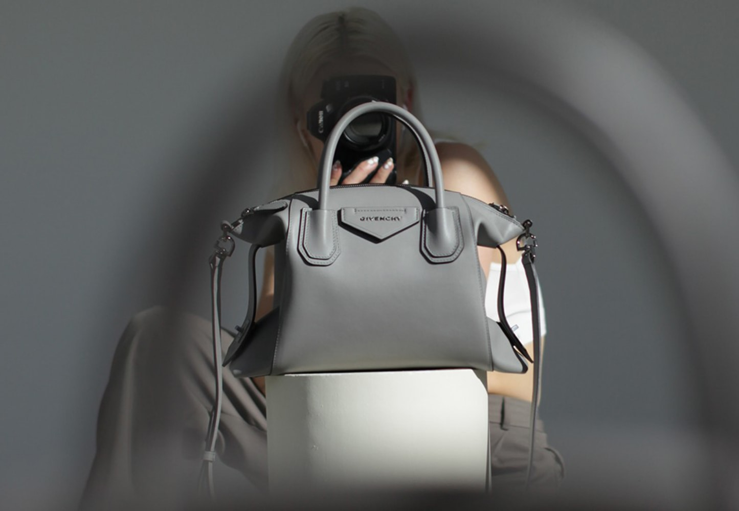 Givenchy apuesta por modernizar un clásico: Su bolso Antigona